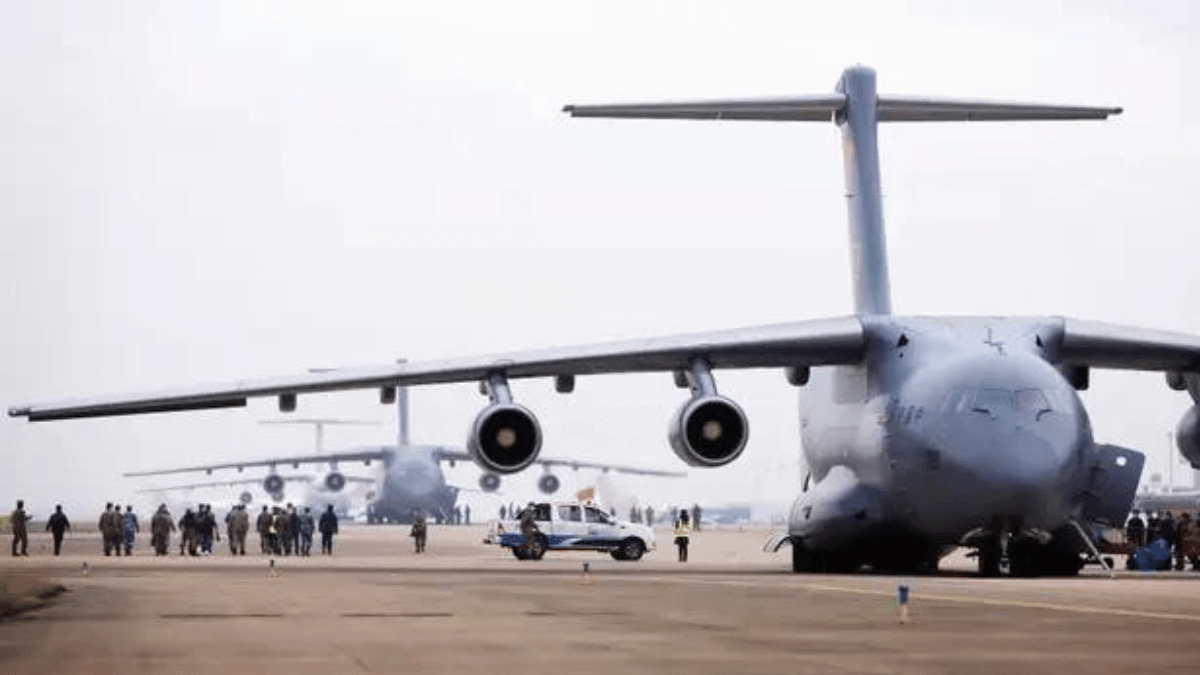 Chinese jet came within 20 feet of U.S. military aircraft- U.S. military