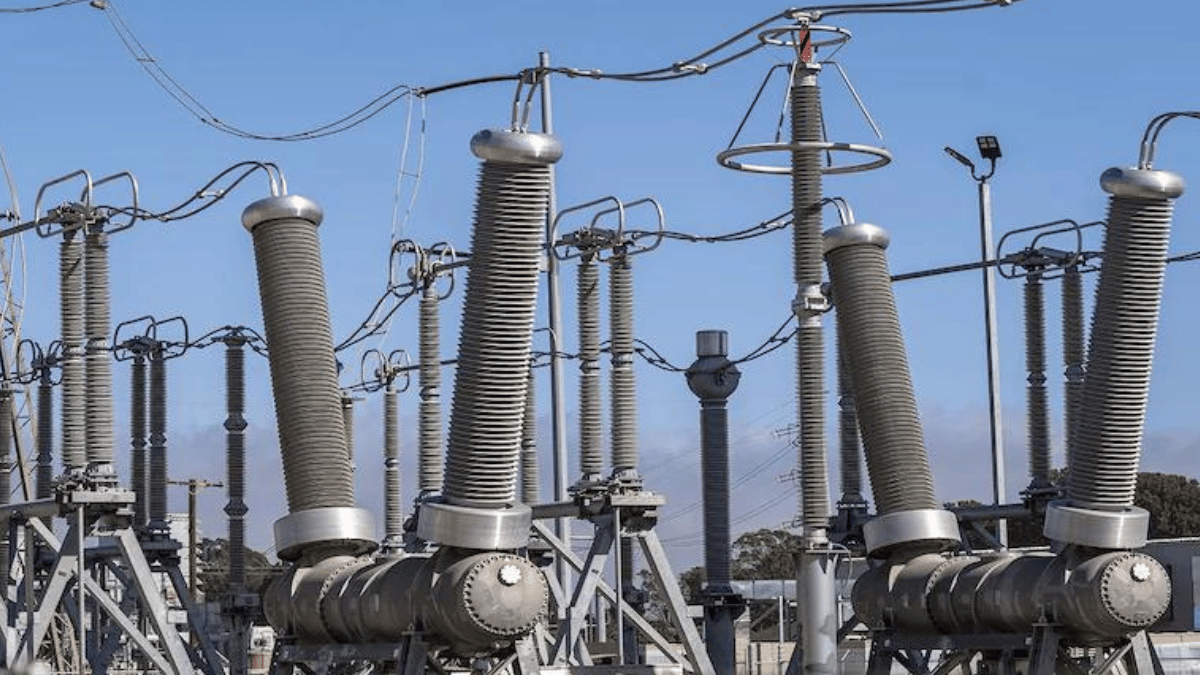 Thousands lose power after three substations targeted in Washington state, sheriff says