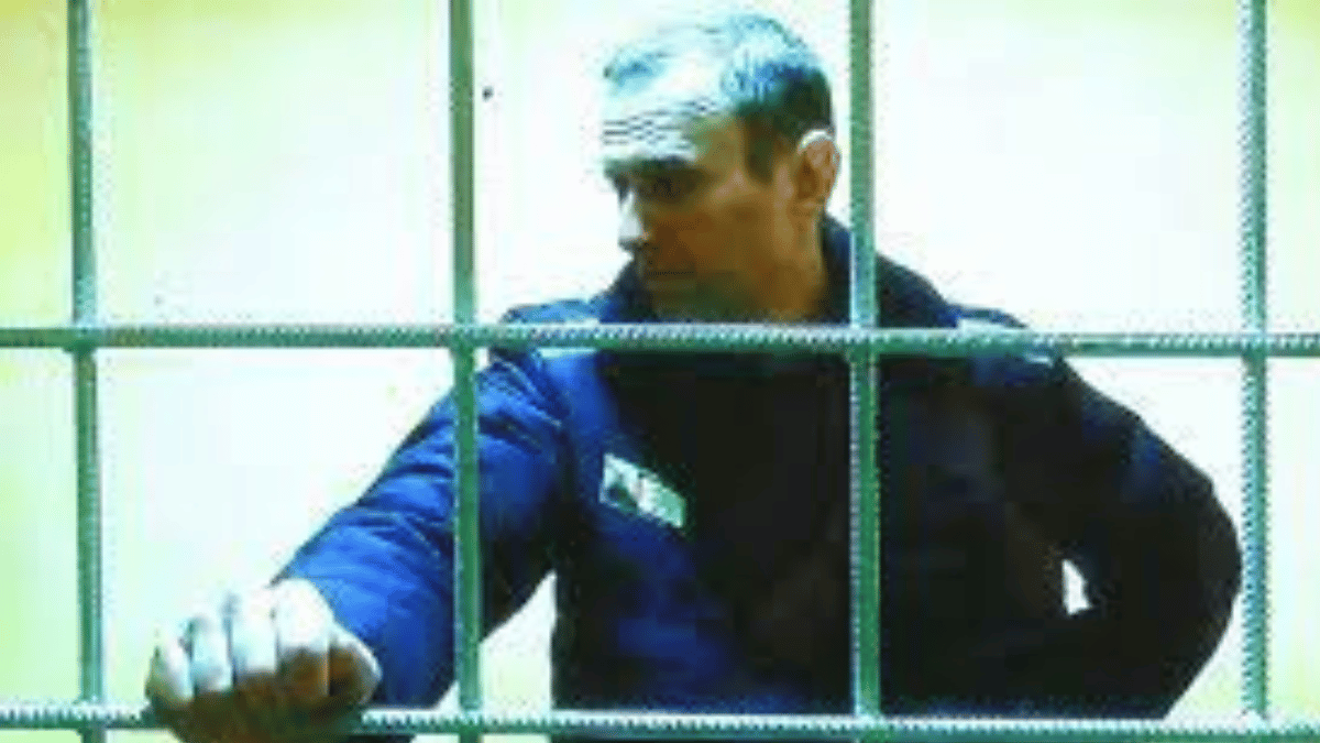 Russia’s Navalny accuses authorities of using prison to break his health